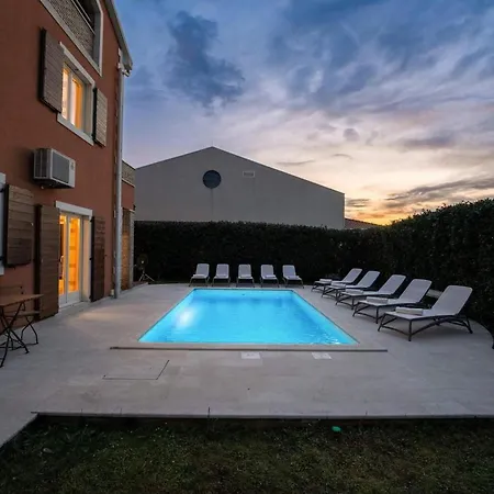 בית נופש Leon *